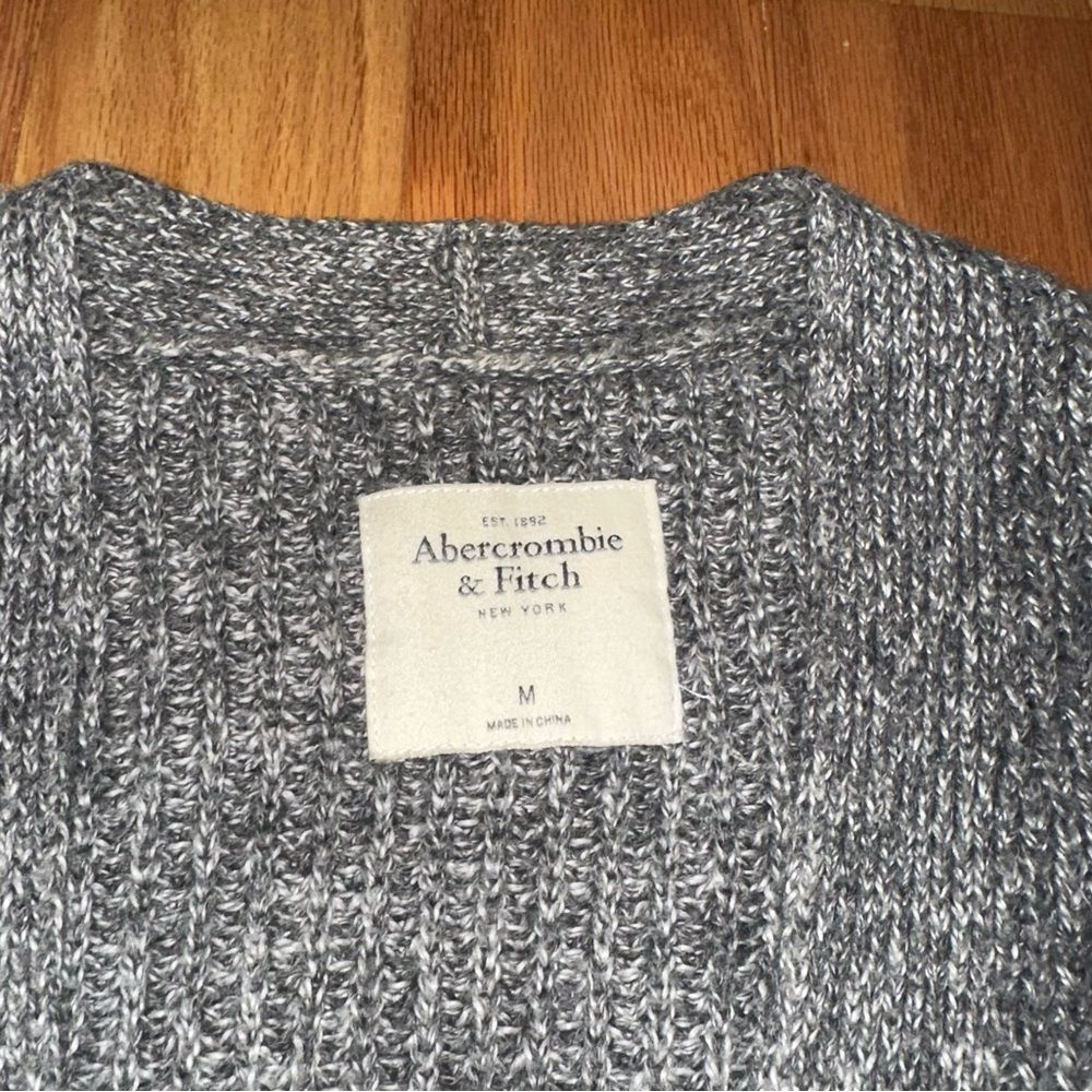 Chunky Abercrombie oversized cardigan sweater long grey knit - women’s medium - Picture 6 of 7